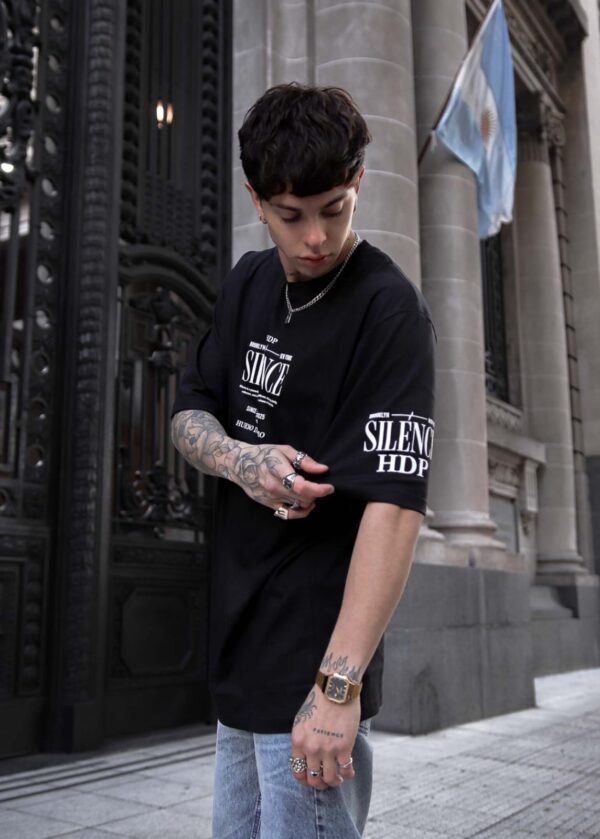 Remera “HUESO DE PERRO” - Imagen 2