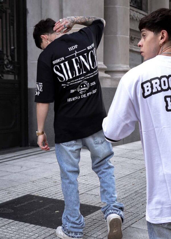Remera “HUESO DE PERRO” - Imagen 3